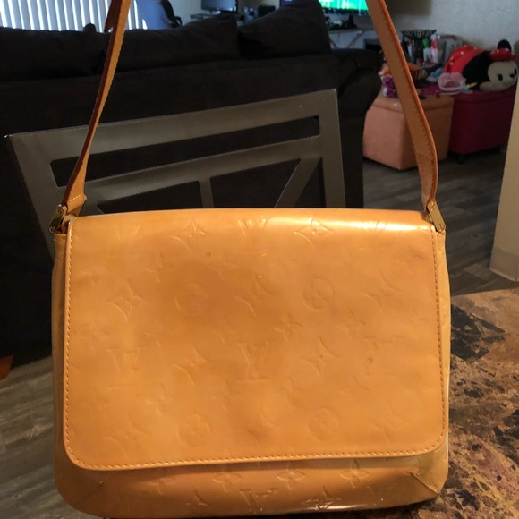 Louis Vuitton Handbags - 💯% Authentic Louis Vuitton Vernis Shoulder Bag